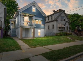 2325 S 11th St, Milwaukee, WI 53215