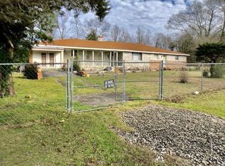 324 Oswichee Rd, Seale, AL 36875