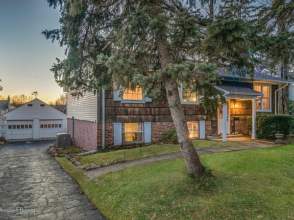 3rd image of 78 Perry Ave