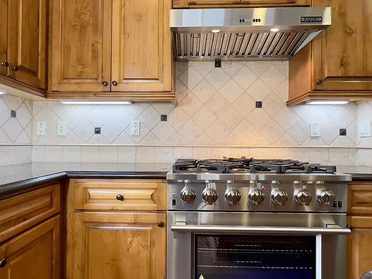 1011 Green Ln — Photo 9