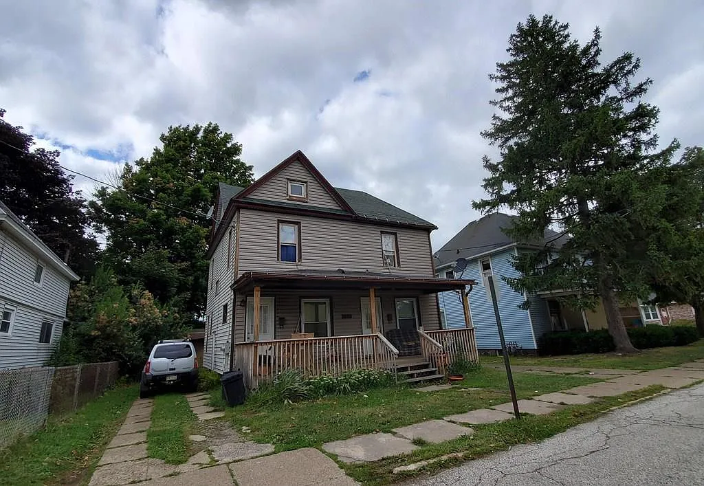 3420 North St photo 1