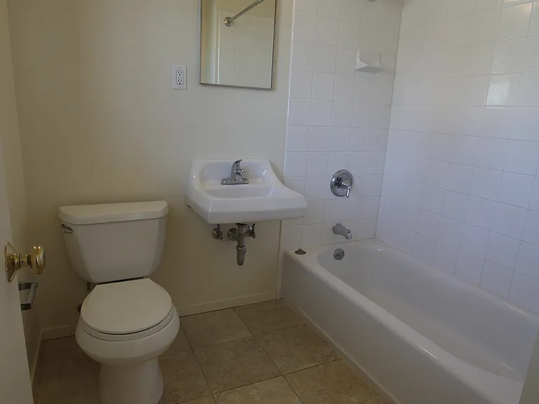1527 Pershing Dr #A — Photo 6