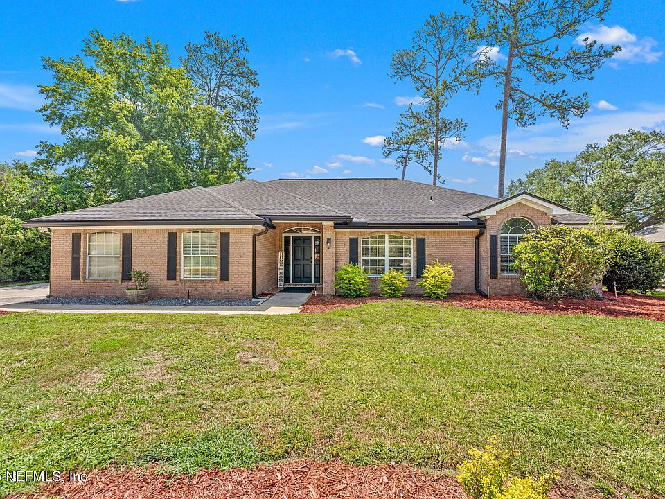 1st image of 1565 CHAIN FERN Way