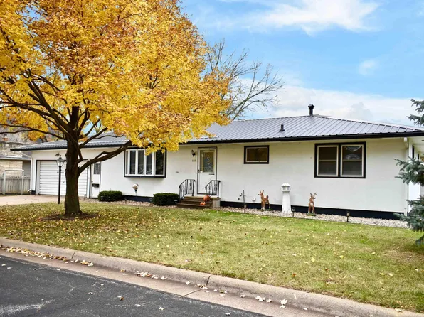 915 39th Ave, Winona, MN 55987