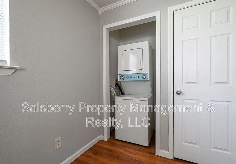 1211 NW 3rd Ave — Photo 9