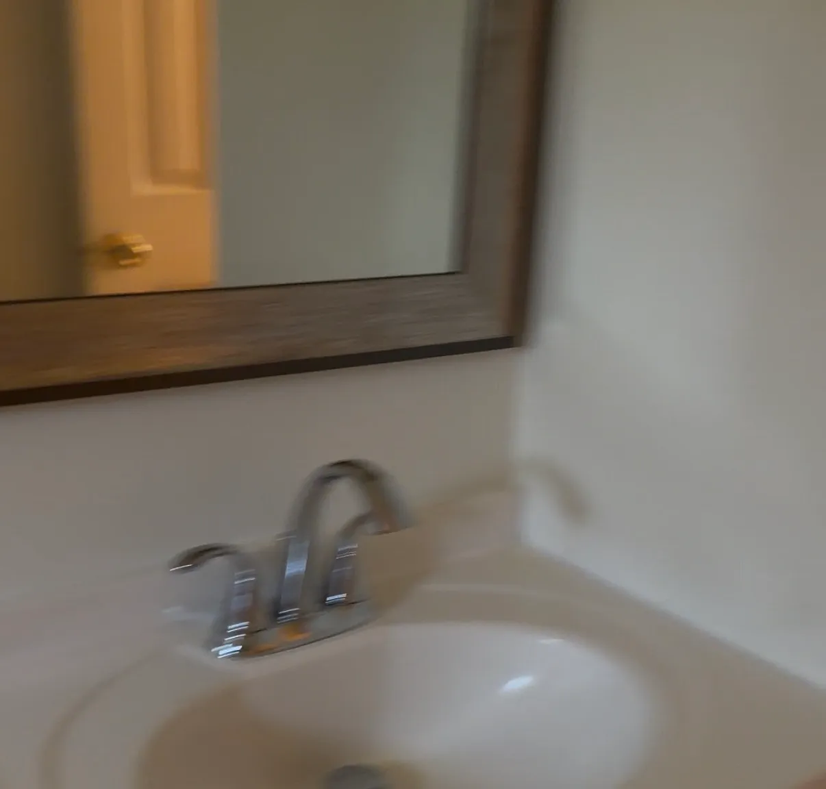 2 bed, 1100 sqft, $1,200 — Photo 3