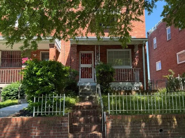 42 54th St SE, Washington, DC 20019