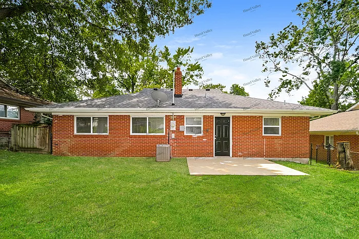7345 Hawthorne Ave — Photo 11