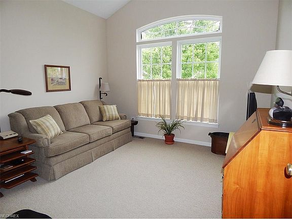 3rd image of 4326 Belmont Ct