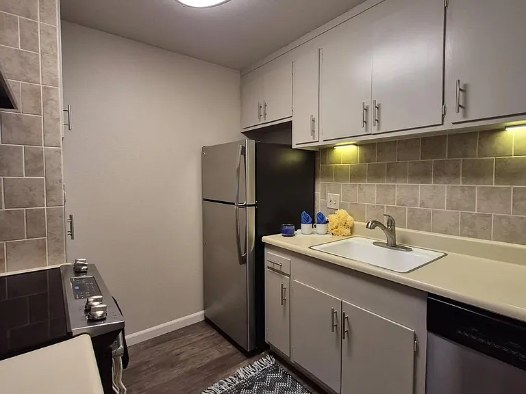 1711 N Street, Sacramento — Photo 1