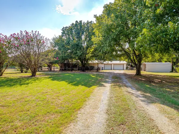 2311 Chickering Rd, Cleburne, TX 76031