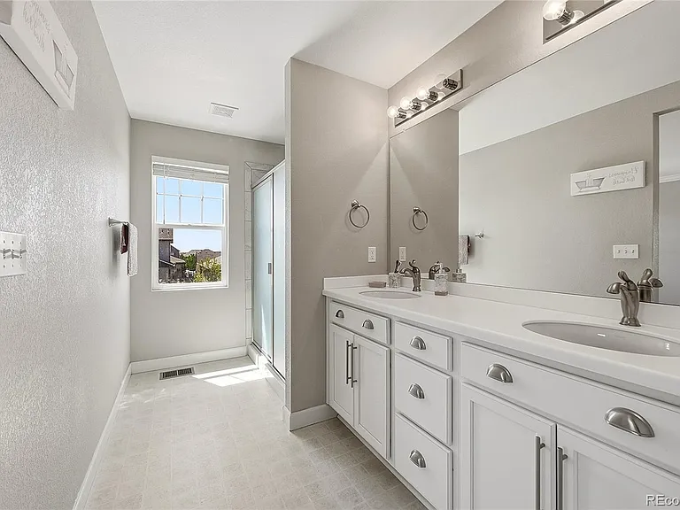 4988 S Wenatchee Cir — Photo 10