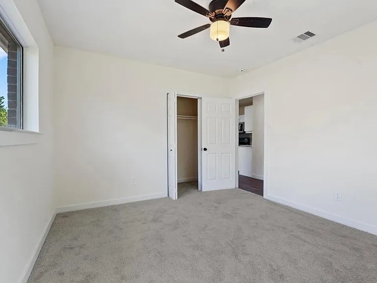 828 Westford St — Photo 21