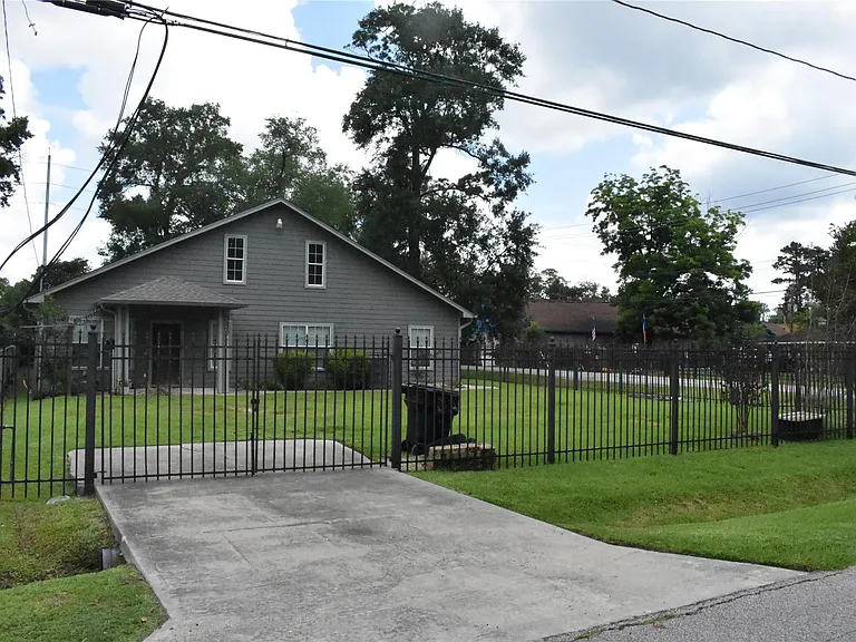 8535 Parkette Dr — Photo 6