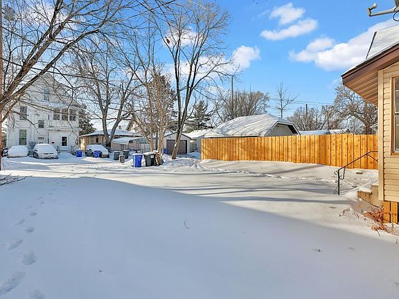 5th image of 840 Fuller Ave