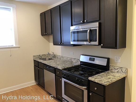 3rd image of 4054-56 N Harding 3941-43 Belle Plaine #2