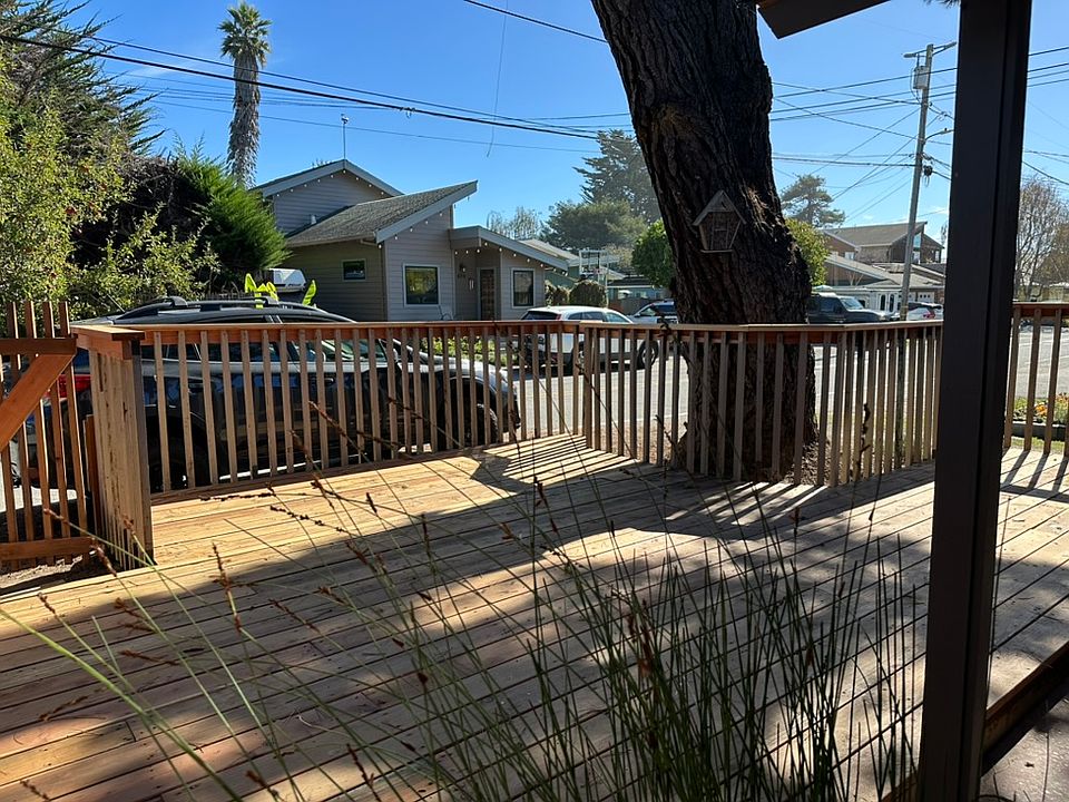 Private front deck, fenced and private.