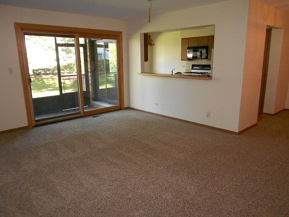 4th image of 215 E Walters Ln #1B