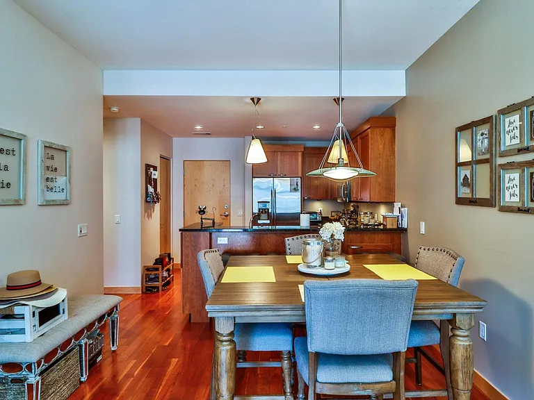 309 W Washington Ave #215 — Photo 6