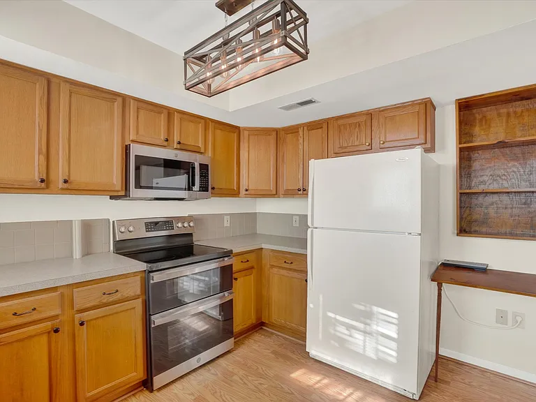 3051 Solar Dr — Photo 5