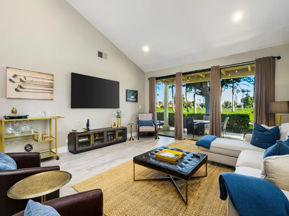 146 Las Lomas, Palm Desert, CA 92260
