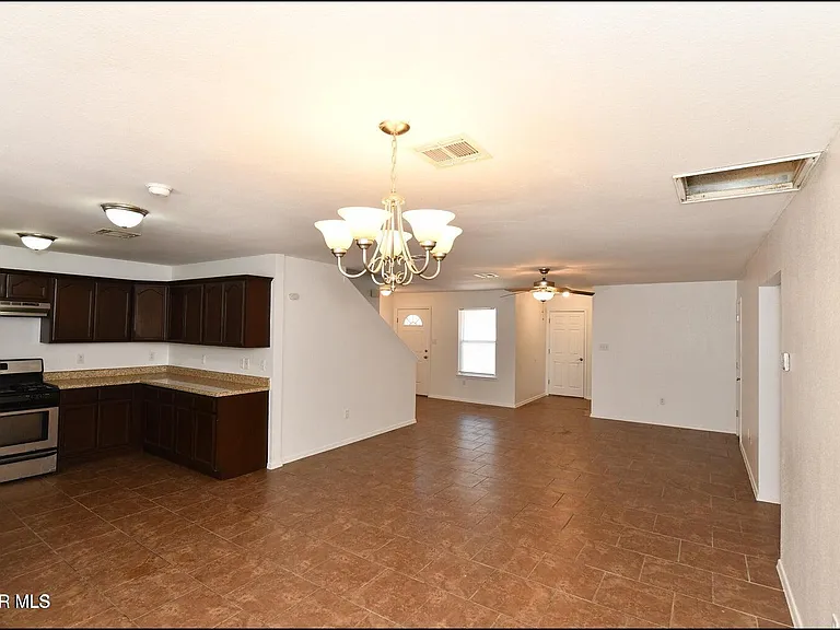 1591 Hartsdale Dr #B — Photo 8