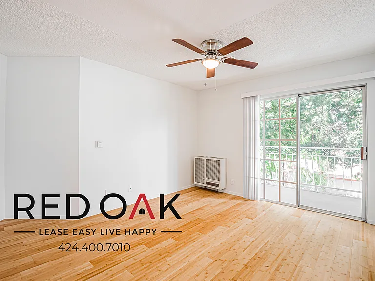 518 E 4th St #305 — Photo 1