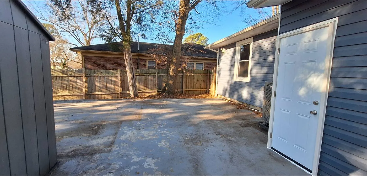 3 bed, 2.0 bath, 1368 sqft, $2,000 — Photo 4