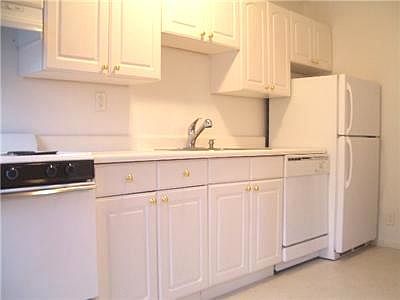 5th image of 387 Avenue Of The Americas APT 2