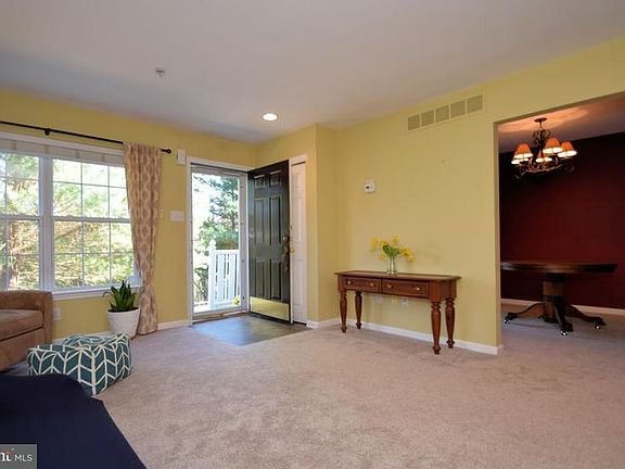 3rd image of 907 Cherry Wood Ct