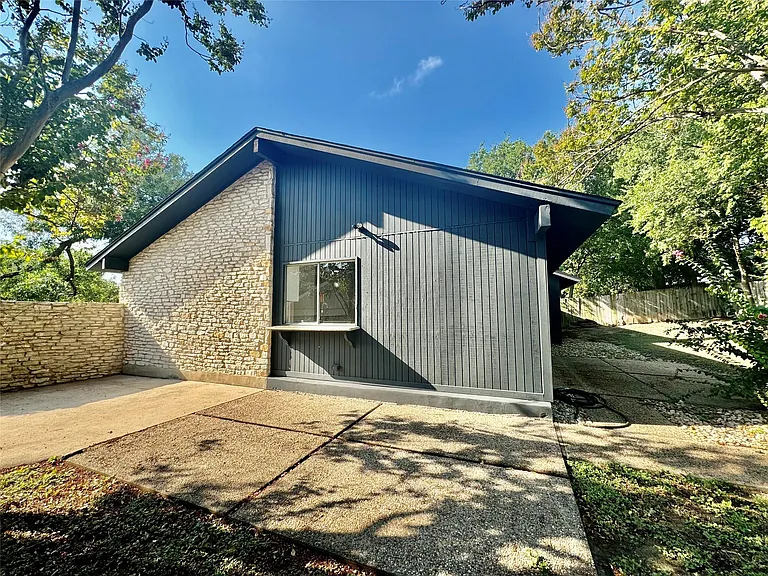 9506 Stonebridge Dr — Photo 13