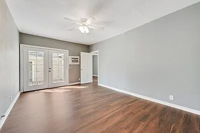 930 W Freeman St — Photo 11