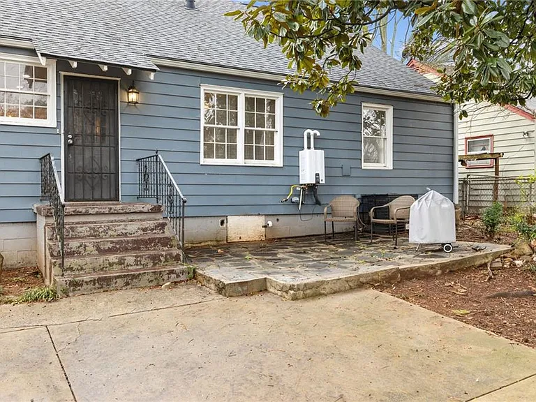 1649 Beecher St SW — Photo 29