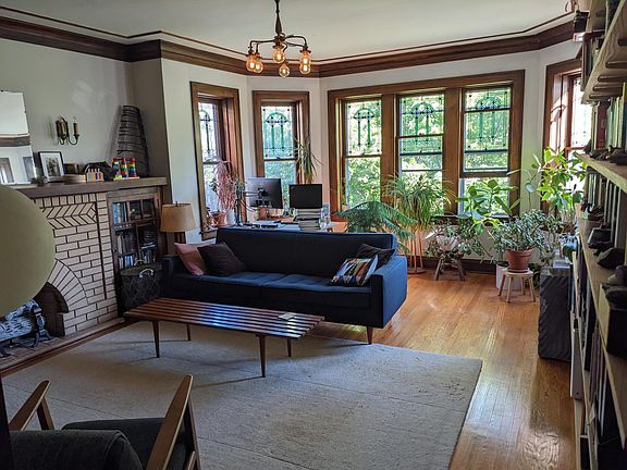 2nd image of 5335 W Montrose Ave #2