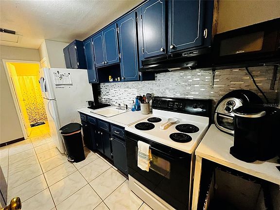 5th image of 1400 Gandy Blvd N Unit 316