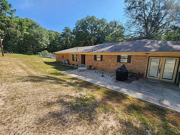 2nd image of 1251 E Beverly Dr