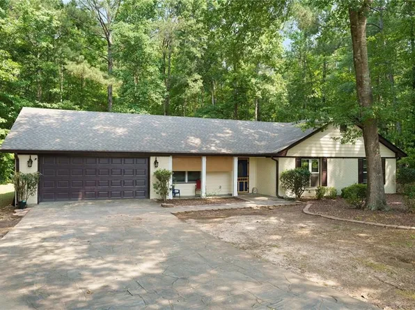 225 Hardwood Dr, Covington, GA 30016