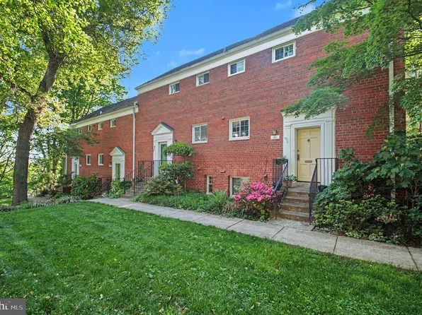 1517 Mount Eagle Pl, Alexandria, VA 22302