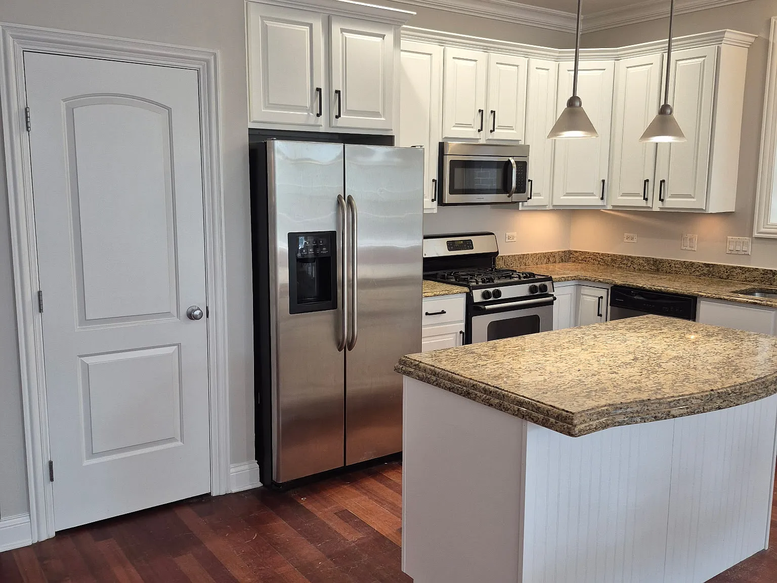 3 bed, 1800 sqft, $3,400 — Photo 3