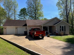 2930 Green Leaf St, Union City, TN 38261