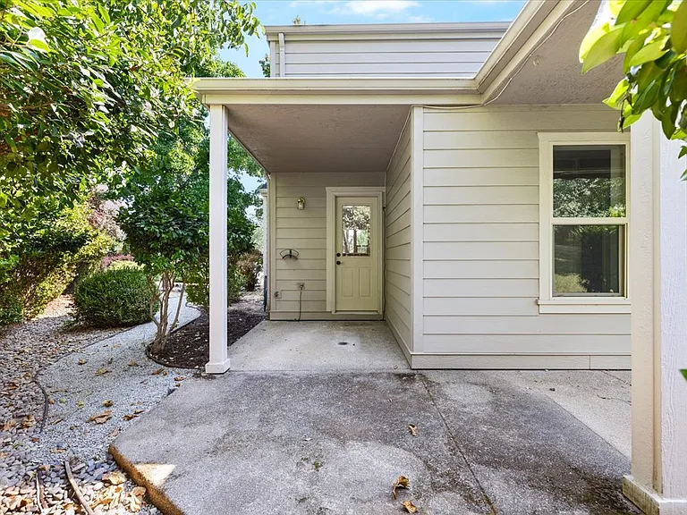235 Jackson Creek Dr — Photo 20