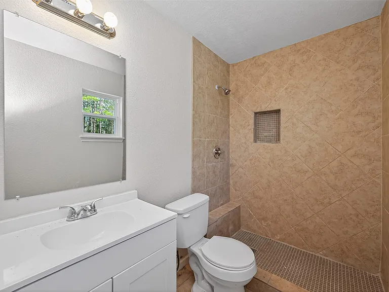 140 Marie St — Photo 34