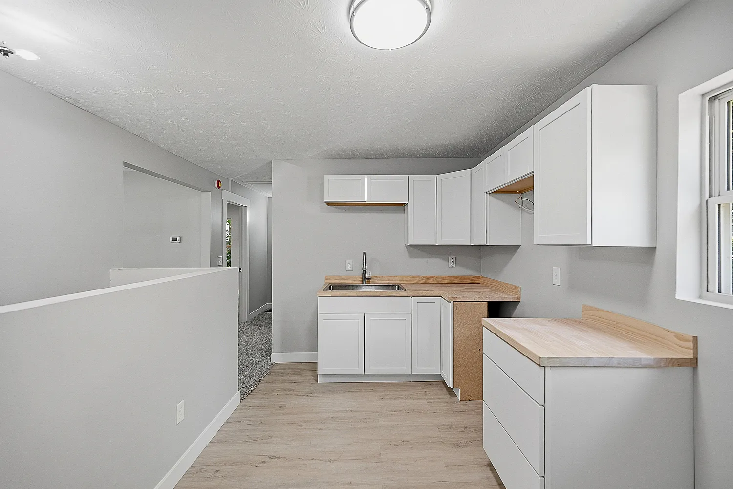 2 bed, 720 sqft, $1,200 — Photo 3