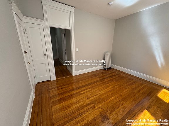 5th image of 35 Gardner St APT 2