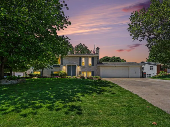 7127 Rockhill Dr, Jenison, MI 49428