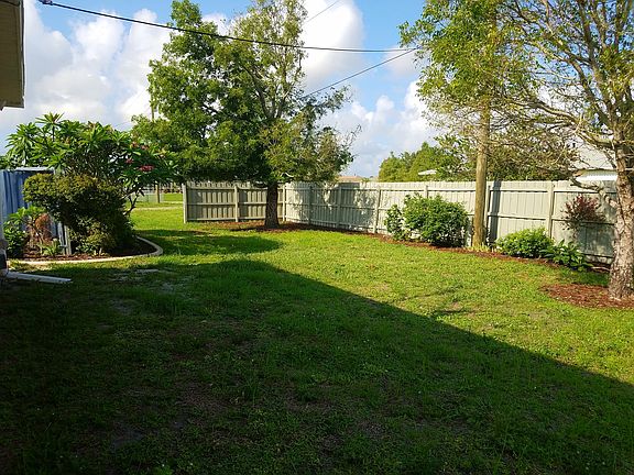3rd image of 4114 SW 8th Pl