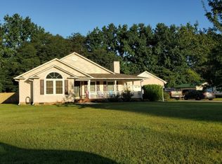 176 Sandy Dr, Boiling Springs, SC 29316