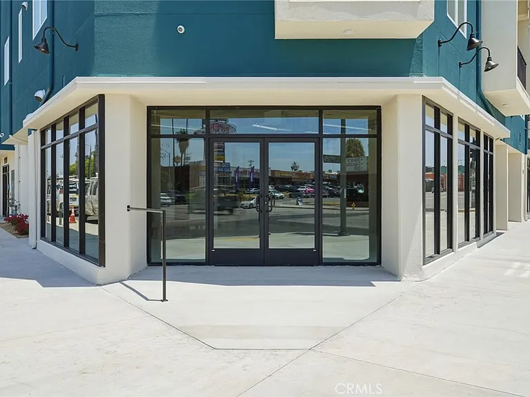 1818 S Norton Ave #204 — Photo 23