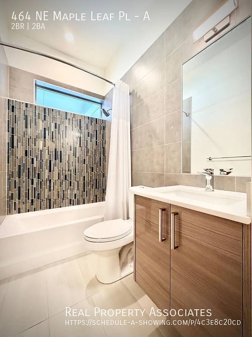 Green Lake Townhouse with Views — Photo 4