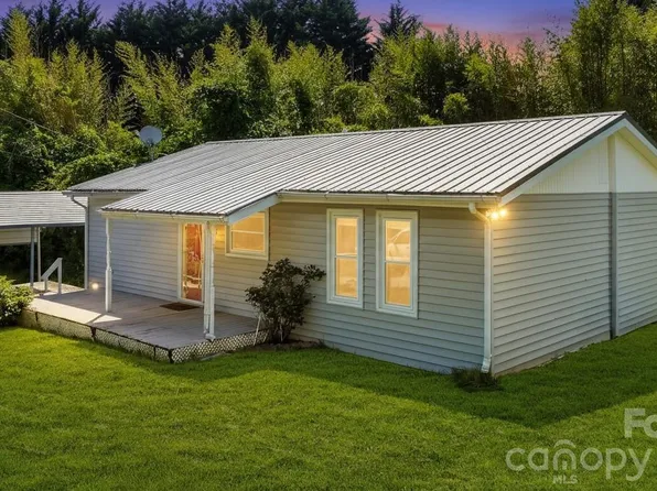 13 Rosscraggon Dr, Asheville City, NC 28803